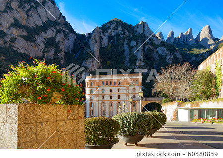 蒙特塞拉特市容和岩層 60380839