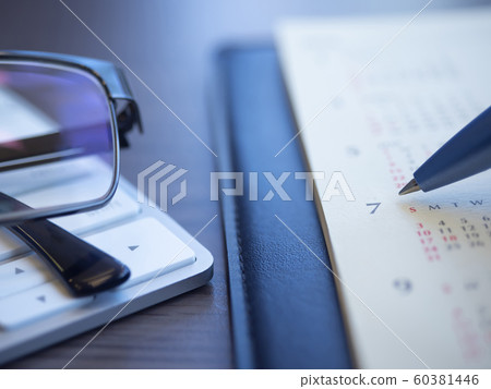 企業圖像，圖表，鍵盤，筆記本，玻璃 60381446