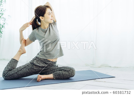 Yoga Dove pose 60381732