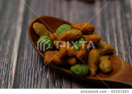 Pet food 60381883