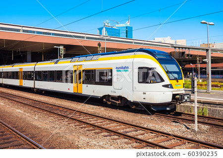 Train at Dusseldorf Railway Station 60390235