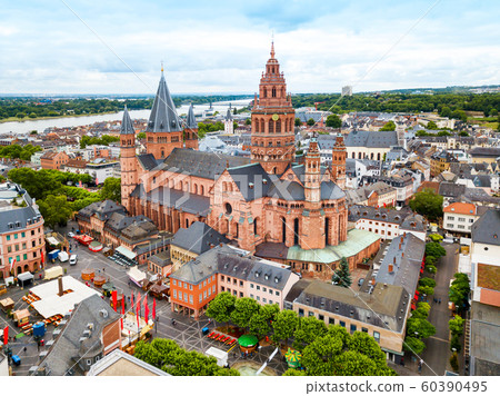 Mainz cathedral aerial view, Germany 60390495