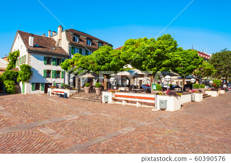 Nyon town on Lake Geneva 60390576
