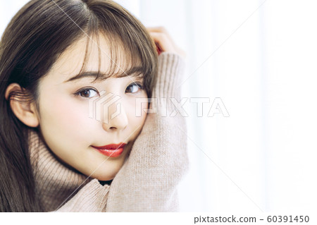 一個女人在針織 一個女人在針織 60391450