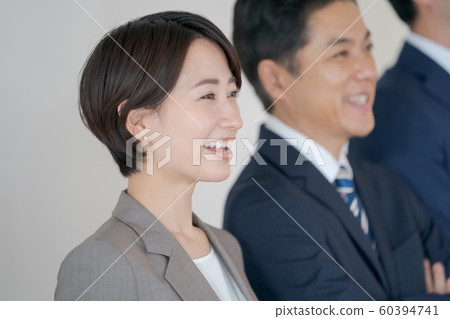 女生 女孩 女性 60394741