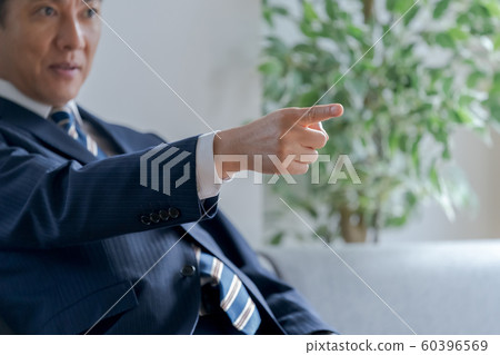 老闆指著 60396569