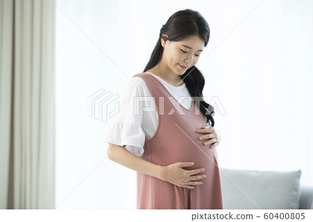 Pregnant women 60400805