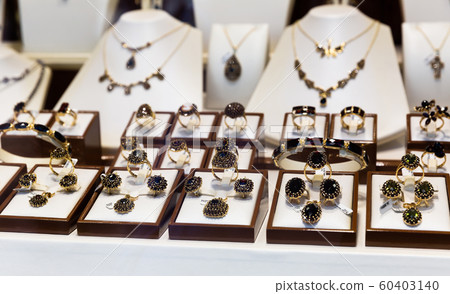 Jewelry made of Czech garnet stone 60403140