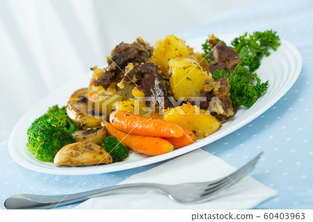 Stewed with beef with vegetables Stewed with beef with vegetables 60403963