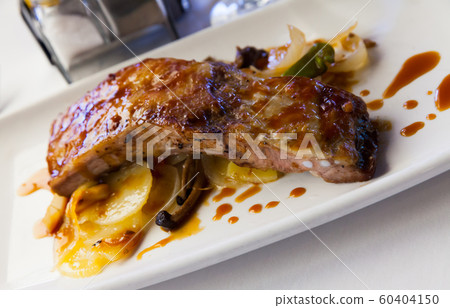Braised teriyaki pork ribs Braised teriyaki pork ribs 60404150