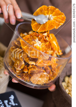 Image of dried orange in container Image of dried orange in container 60404176
