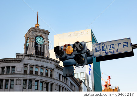 Tokyo Ginza 4-chome intersection 2019.12 yellow signal Tokyo Ginza 4-chome intersection 2019.12 yellow signal 60405217