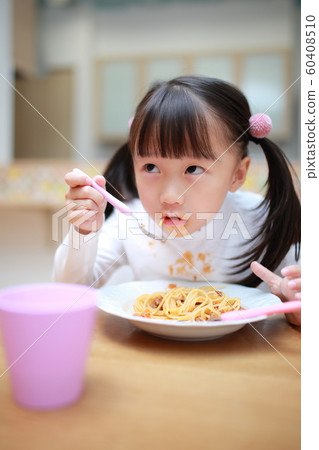 Pasta (Spaghetti Meat Sauce Childcare Child-rearing Education Eating Spill Eating Infant Preschool Children Children) 60408510