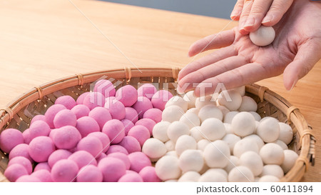 Dumplings Winter Solstice Lantern Lantern Festival Red and White Female Making Dumplings Winter Solstice Lantern Lantern Festival Red and White Female Making 60411894