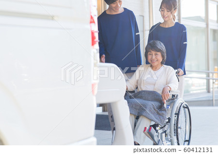 Senior, women, woman Senior, women, woman 60412131