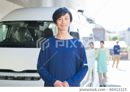 Male staff to pick up Male staff to pick up 60412225