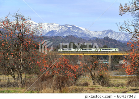 晚秋的Banetsu西線和Iide山脈的雪妝 晚秋的Banetsu西線和Iide山脈的雪妝 60417048