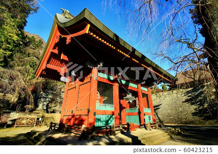 Mt. Myogi burning in autumn... "Myogi Shrine" in the morning 60423215