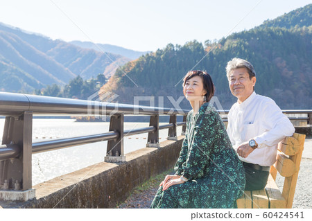 已婚夫婦旅行，自然富饒的奧多摩湖這是您無法從東京想像的自然寶庫。 60424541