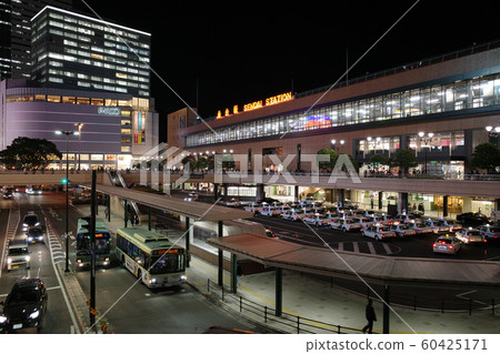 宮城，仙台站的夜景 60425171