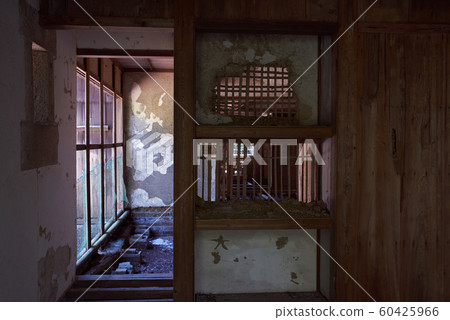 Ruined house Ruined house 60425966