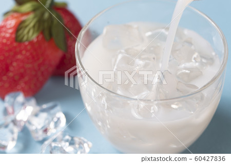 草莓牛奶 草莓牛奶 60427836