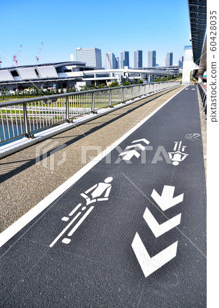 Bicycle navigation mark Bicycle navigation line Bicycle navigation mark Bicycle navigation line 60428035