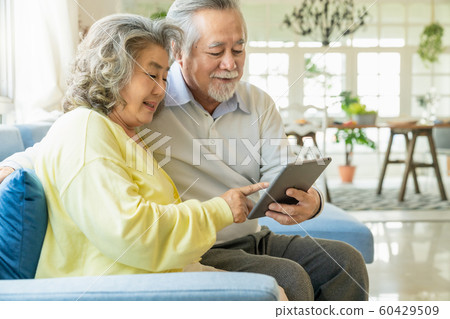 年長夫婦生活方式個人計算機 年長夫婦生活方式個人計算機 60429509