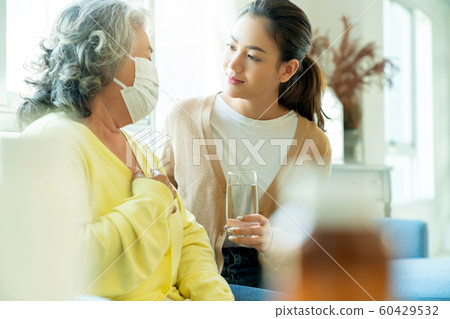 Senior care conversation 60429532