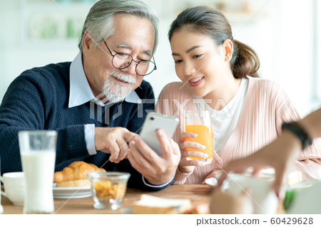 Family lifestyle smartphone 60429628