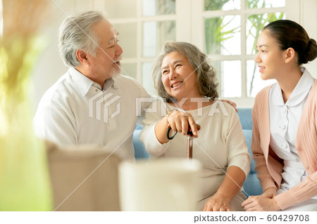 Senior care conversation 60429708