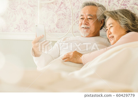 Elderly couple lifestyle SELPHY Elderly couple lifestyle SELPHY 60429779