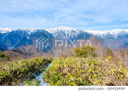 從蘆野峰(12月)的北阿爾卑斯山景觀 從蘆野峰(12月)的北阿爾卑斯山景觀 60438494
