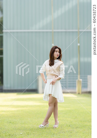The look of a beautiful Korean woman, a park walk The look of a beautiful Korean woman, a park walk 60438723