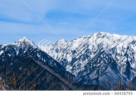 Mt. Kitakatsu, Mt. Harinogi, Mt. Renka seen from Ashino peak (December) 60438793