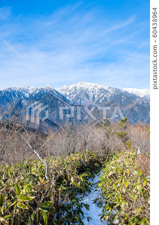 從蘆野峰(12月)的北阿爾卑斯山景觀 從蘆野峰(12月)的北阿爾卑斯山景觀 60438964