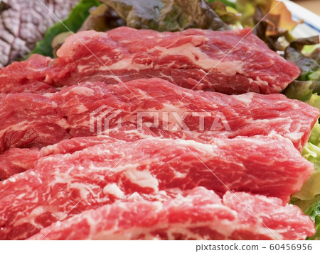 Fresh Korean beef and vegetables, garlic, lettuce, mushrooms 60456956