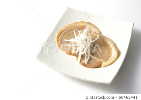 Pork and white onion 60465441