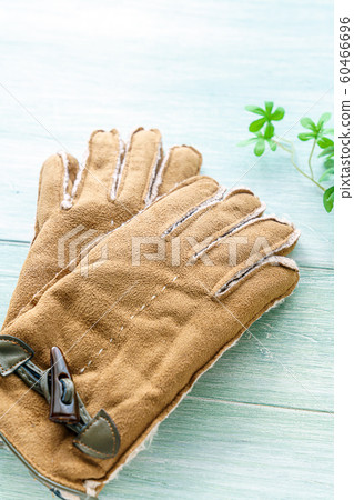 gloves 60466696