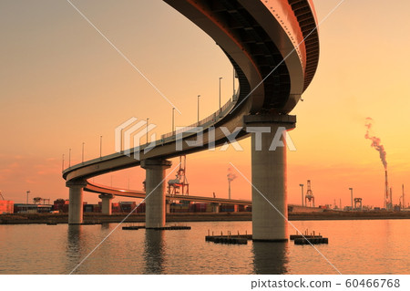 S-curve dyed in sunset 60466768