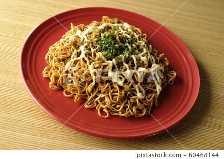 Sauce Fried Noodles 60468144