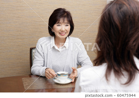 Tea senior woman smile Tea senior woman smile 60475944