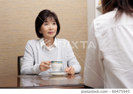 茶高級女子 茶高級女子 60475945