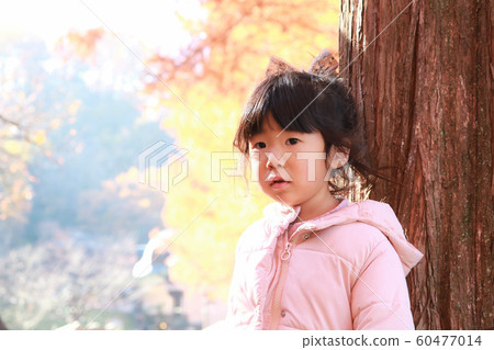 秋天公園女孩 60477014