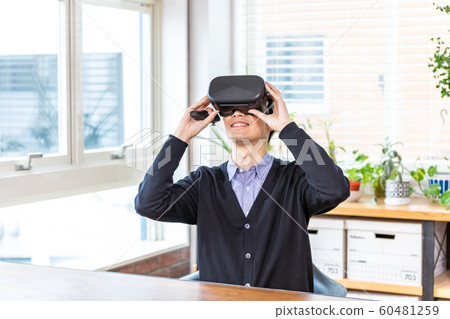VR goggles game male VR goggles game male 60481259