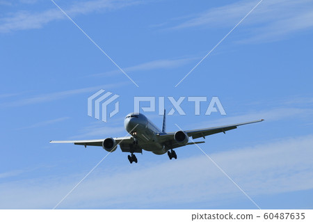 airplane  60487635