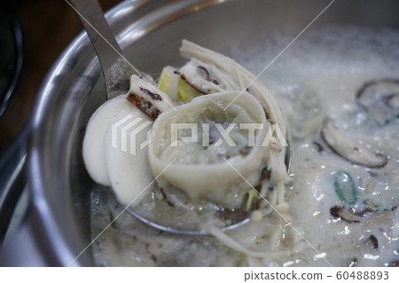 餃子年糕湯 60488893