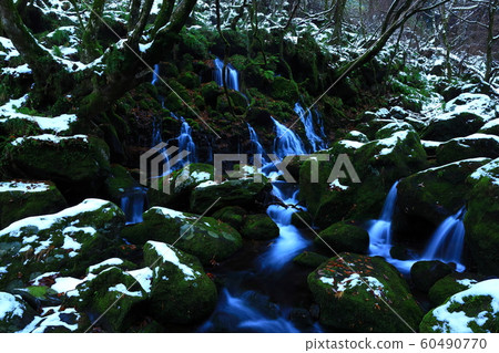 Winter's former falls underwater water Winter's former falls underwater water 60490770