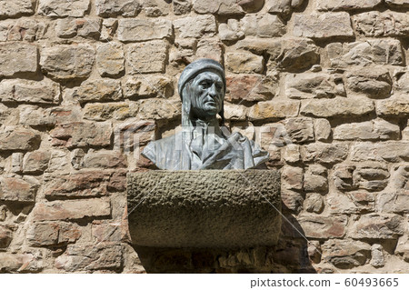 Bust of the Italian poet, thinker Dante Alighieri 60493665