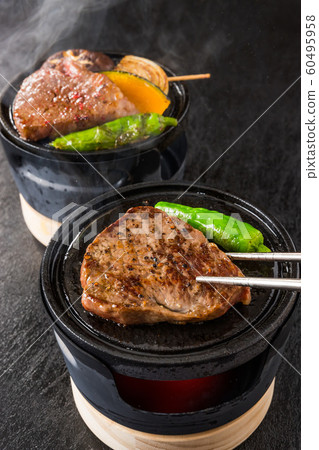 Japanese style luxury grilled beef Japanese style luxury grilled beef 60495958